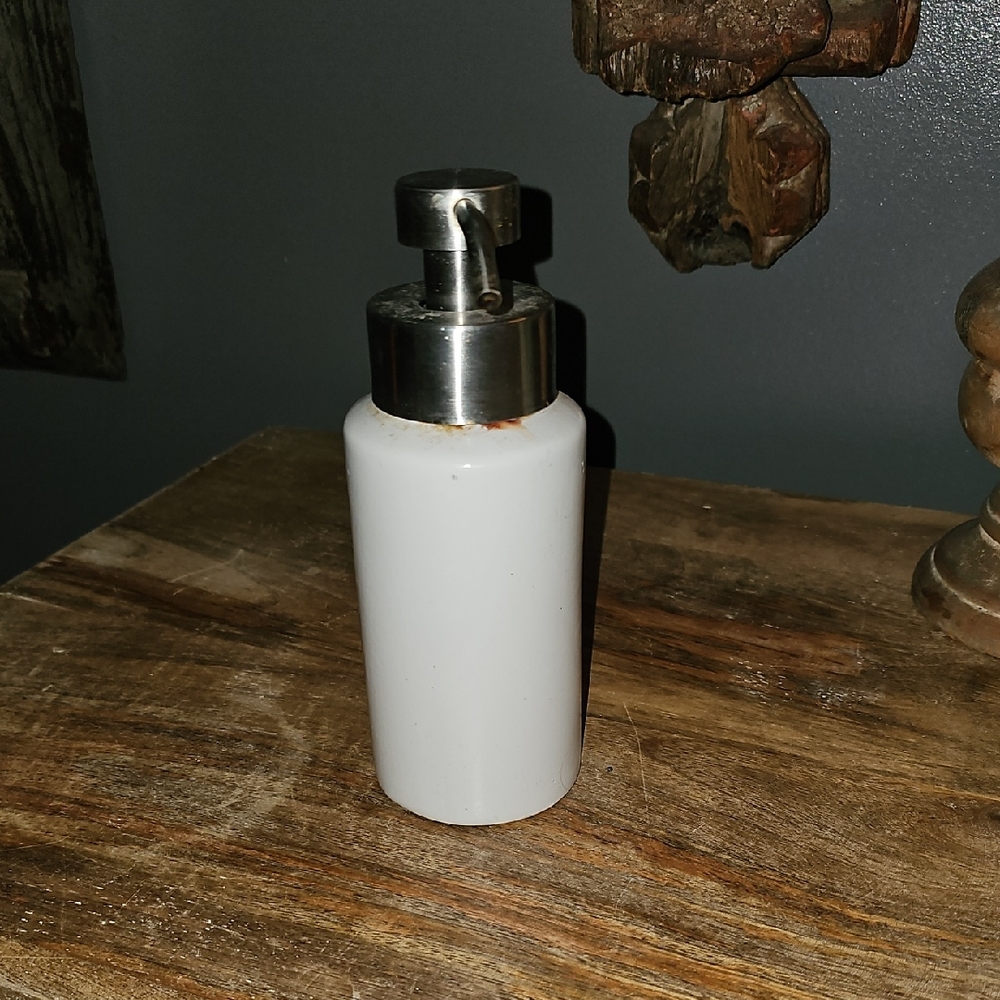 Oggi White Foaming Soap Dispenser with Silver Pump